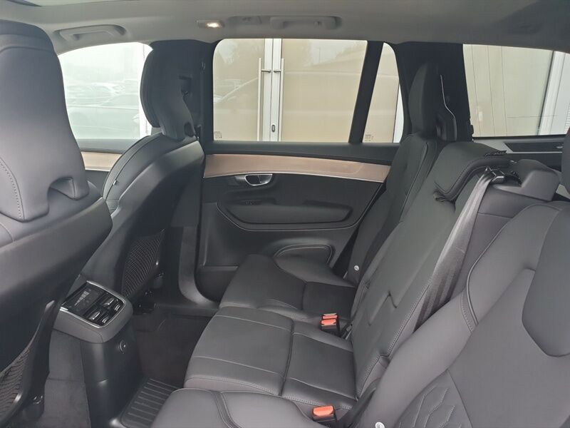 More views of Volvo XC90