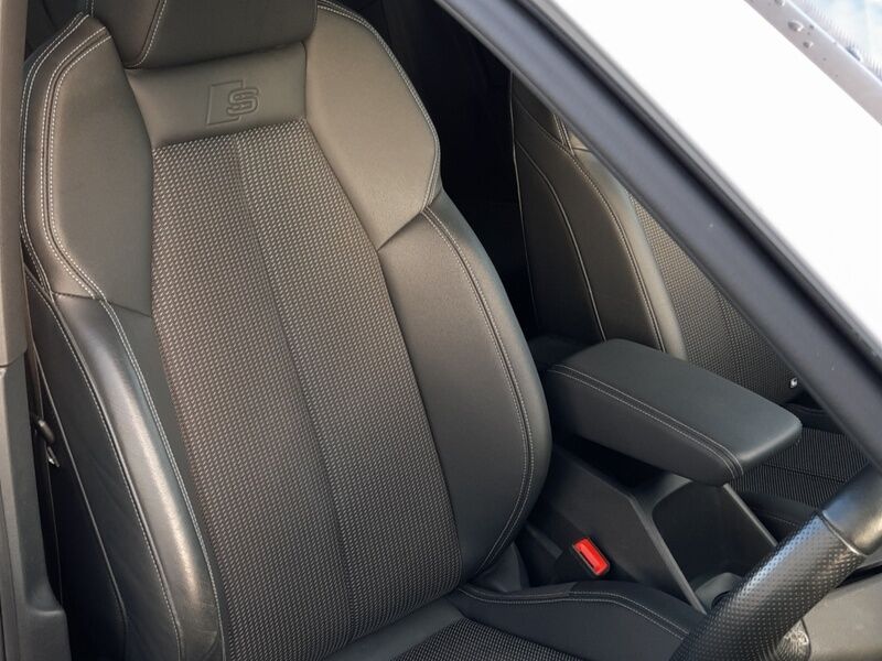 More views of Audi Q4 e-tron