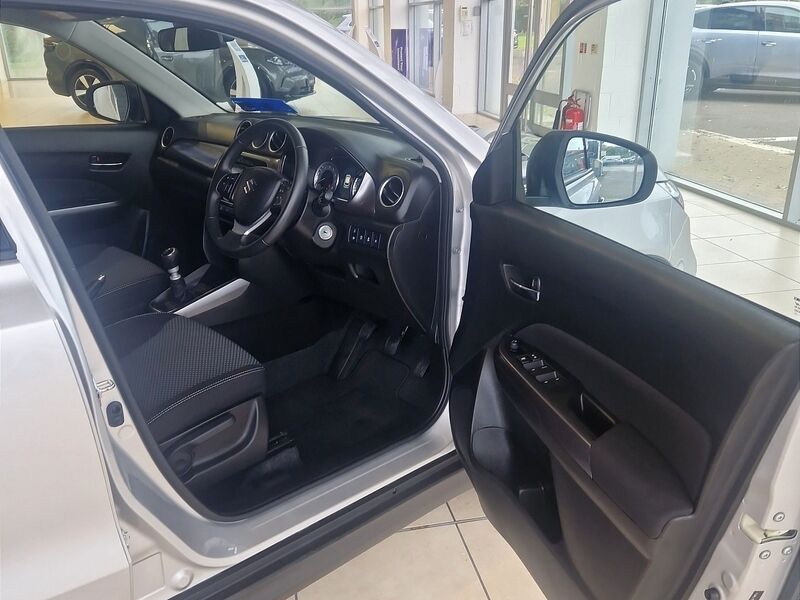More views of Suzuki Vitara
