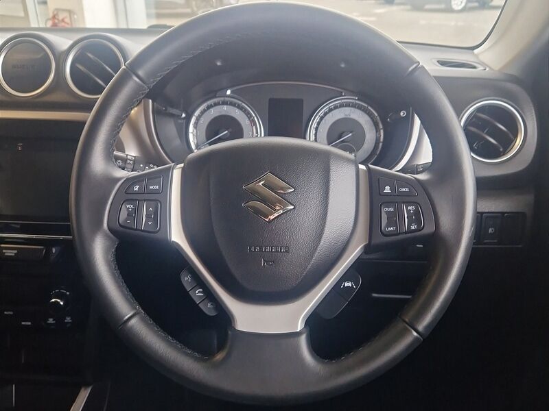 More views of Suzuki Vitara