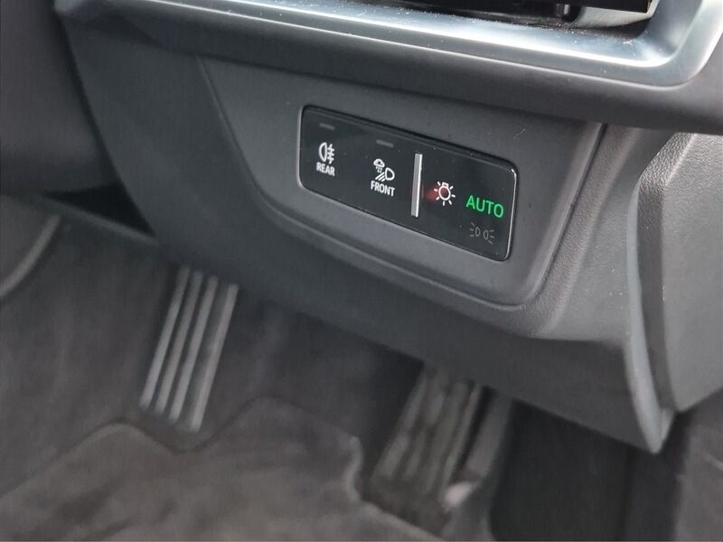 More views of Audi e-tron
