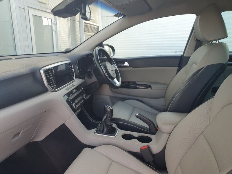 More views of Kia Sportage