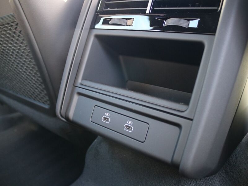 More views of Porsche Cayenne