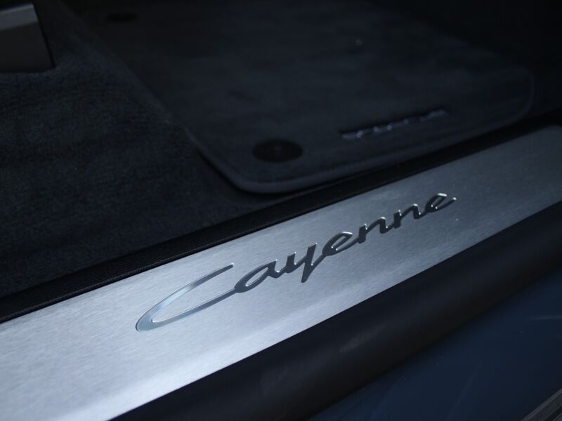 More views of Porsche Cayenne
