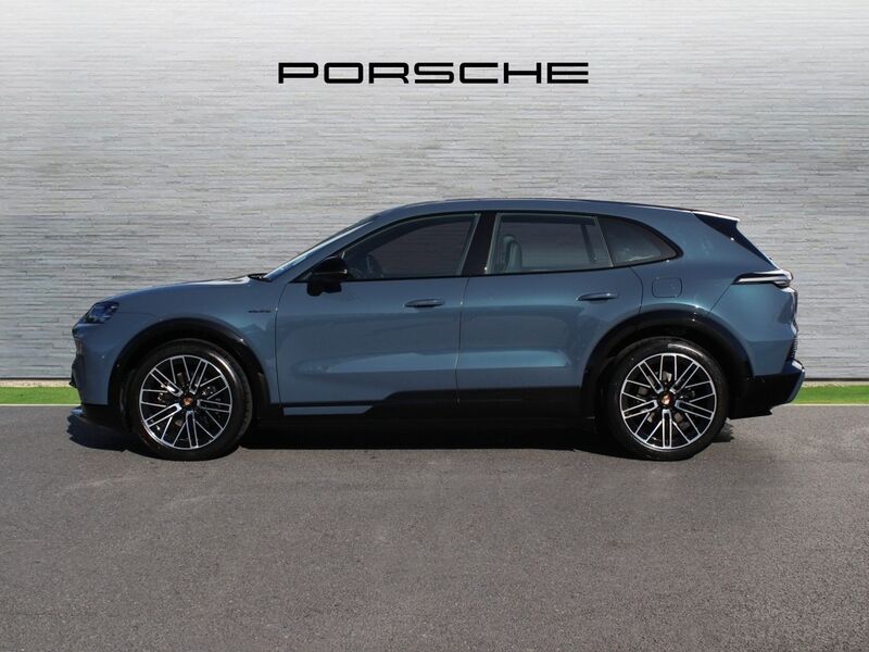 More views of Porsche Cayenne