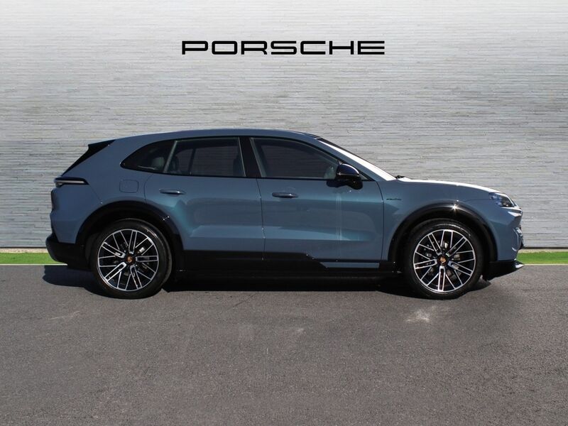 More views of Porsche Cayenne