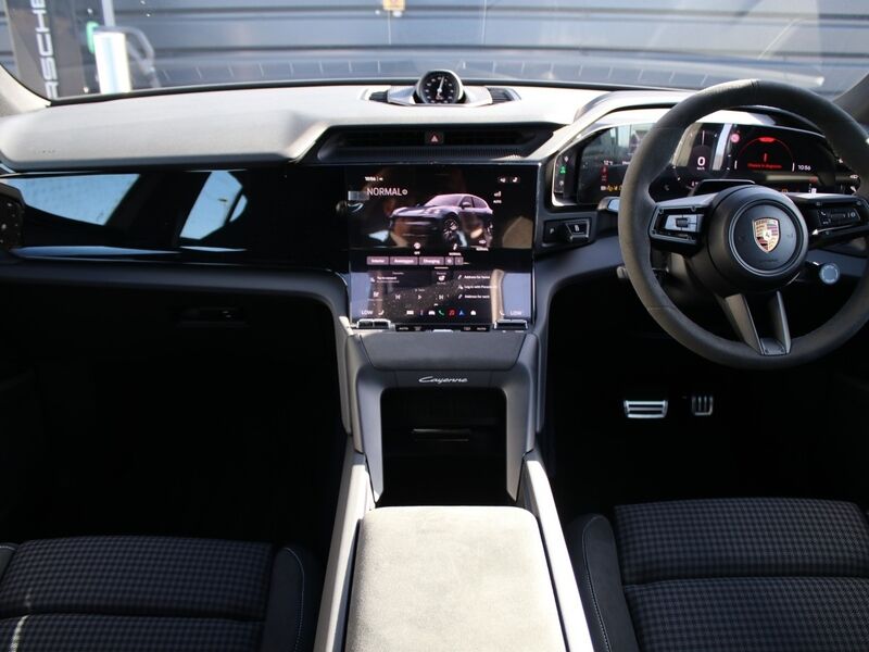 More views of Porsche Cayenne