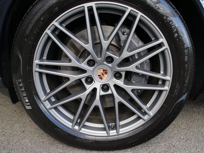 More views of Porsche Cayenne