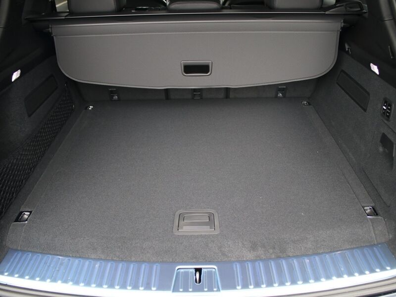 More views of Porsche Cayenne