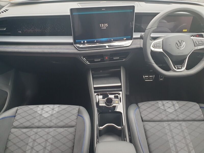 More views of Volkswagen Tayron
