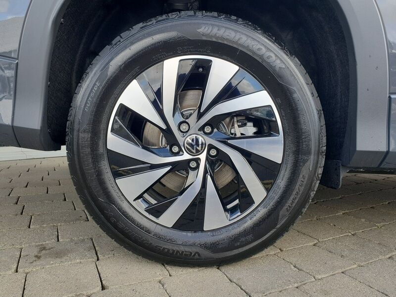 More views of Volkswagen Tayron