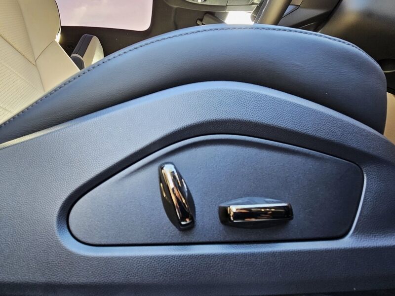 More views of Porsche Cayenne
