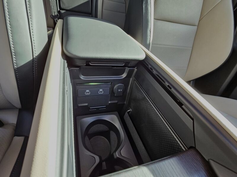 More views of Porsche Cayenne
