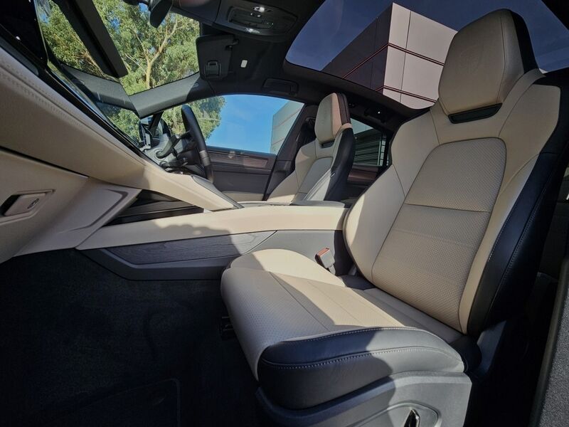 More views of Porsche Cayenne
