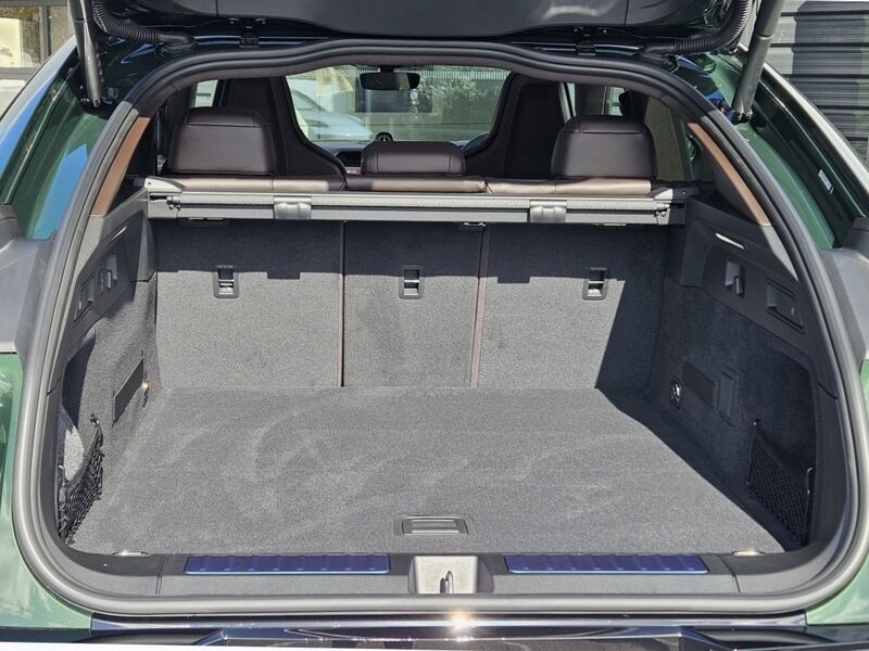 More views of Porsche Cayenne