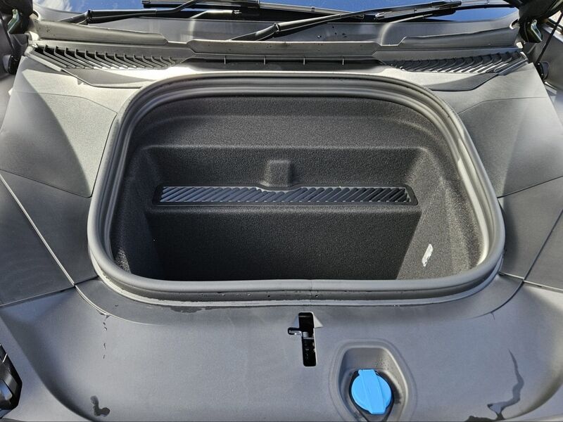 More views of Porsche Cayenne