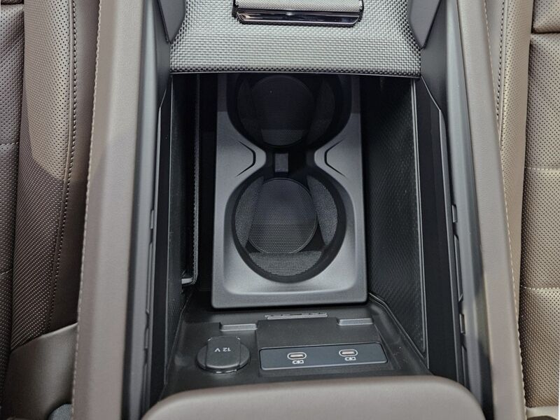 More views of Porsche Cayenne