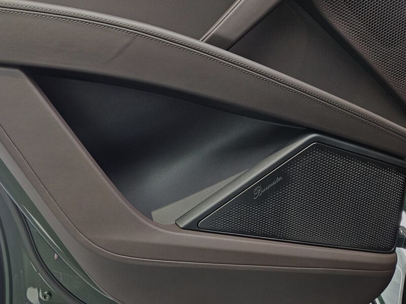 More views of Porsche Cayenne