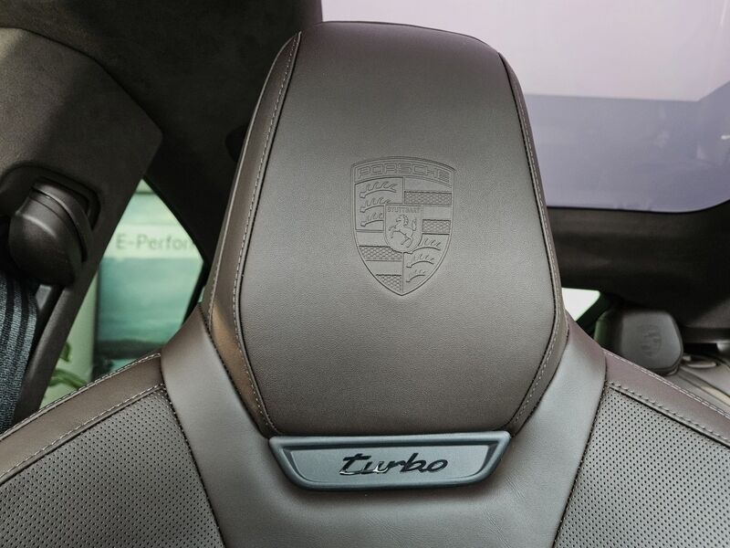 More views of Porsche Cayenne