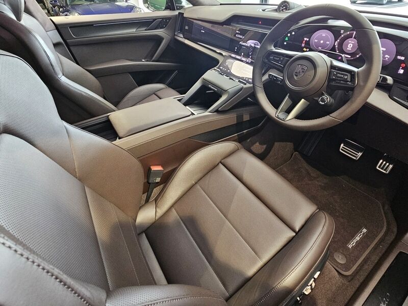 More views of Porsche Cayenne