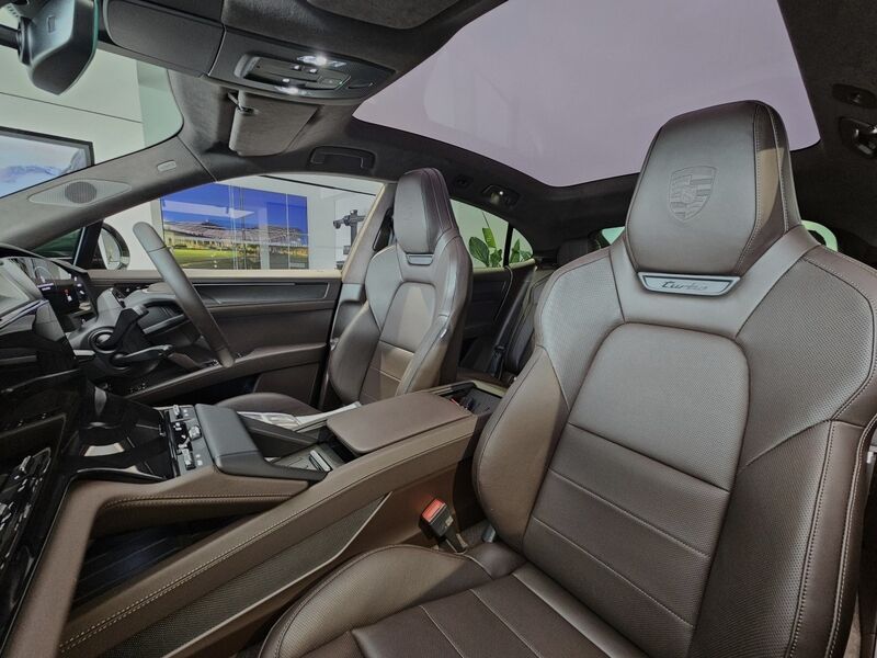 More views of Porsche Cayenne