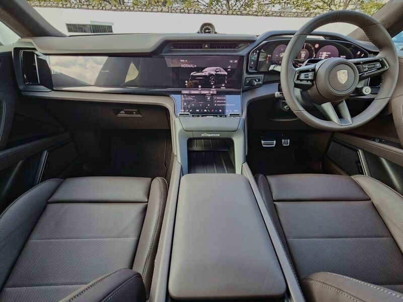 More views of Porsche Cayenne