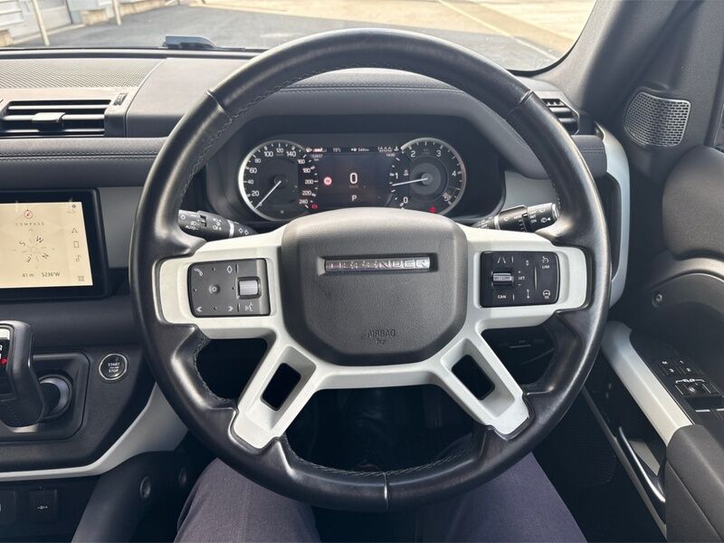 More views of Land Rover Defender