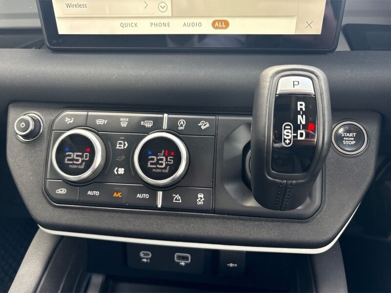 More views of Land Rover Defender