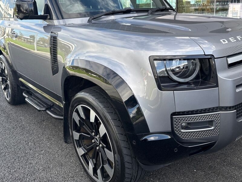More views of Land Rover Defender