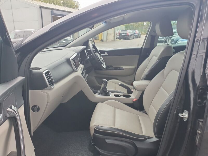 More views of Kia Sportage