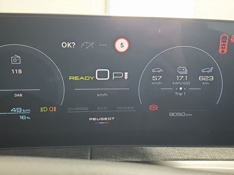 More views of Peugeot 5008