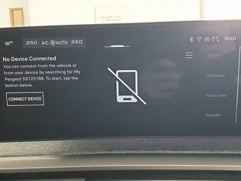 More views of Peugeot 5008