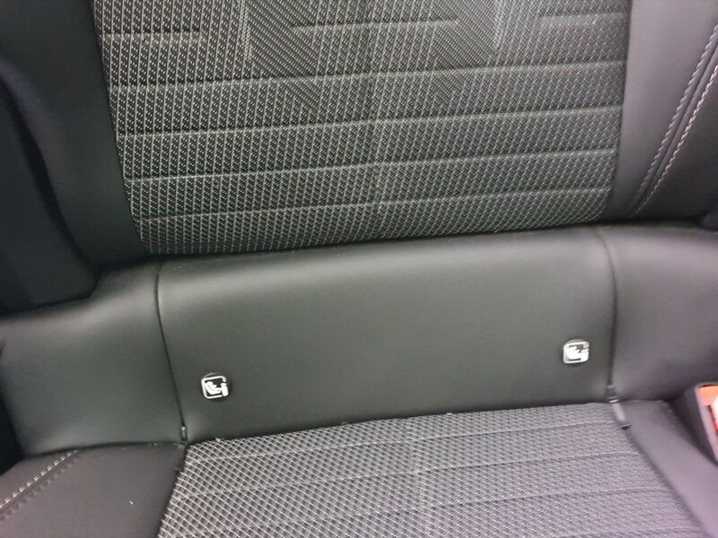 More views of Peugeot 3008