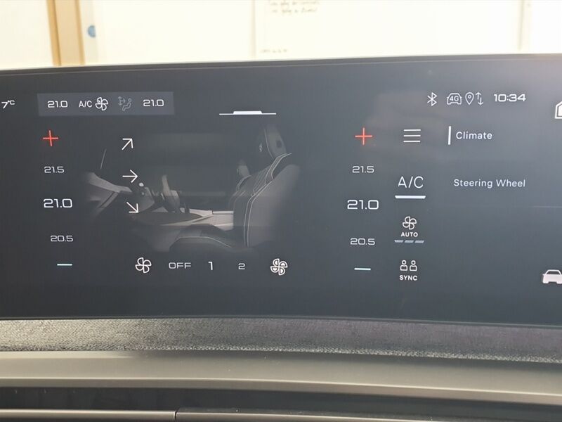 More views of Peugeot 3008