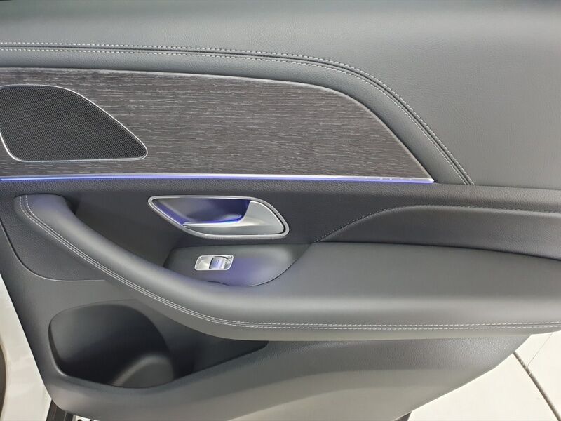 More views of Mercedes-Benz GLE