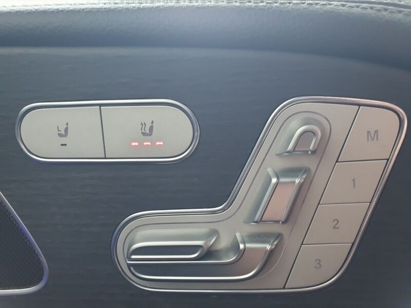 More views of Mercedes-Benz GLE