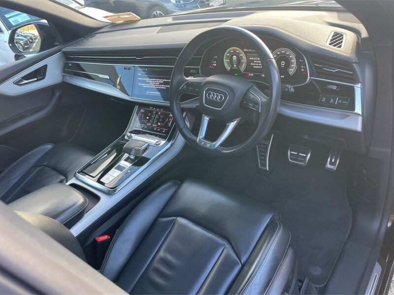 More views of Audi Q8