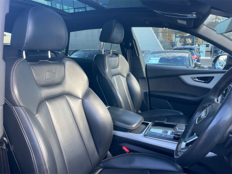 More views of Audi Q8