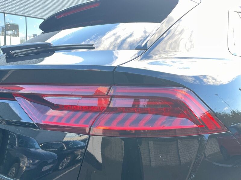 More views of Audi Q8