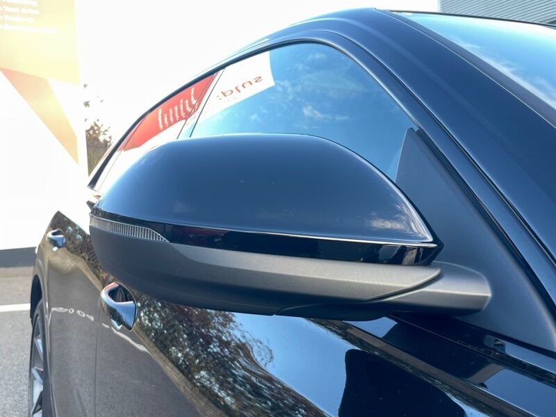 More views of Audi Q8