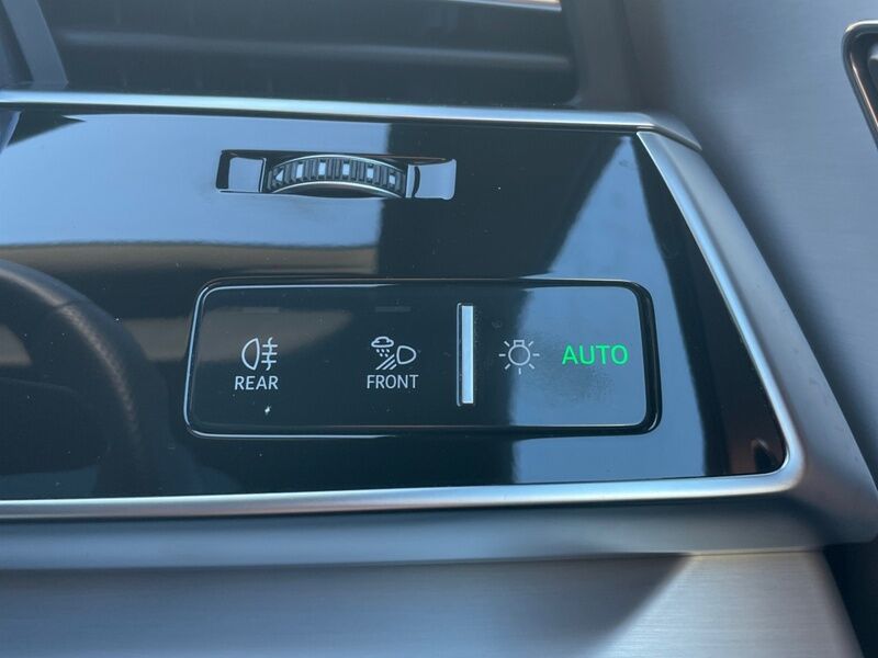 More views of Audi Q8