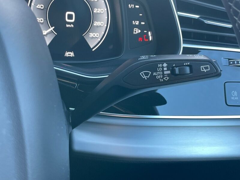 More views of Audi Q8