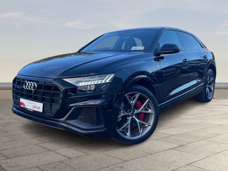 More views of Audi Q8