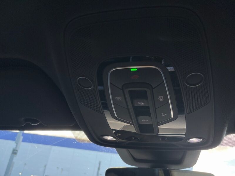 More views of Audi Q8