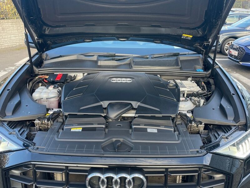 More views of Audi Q8