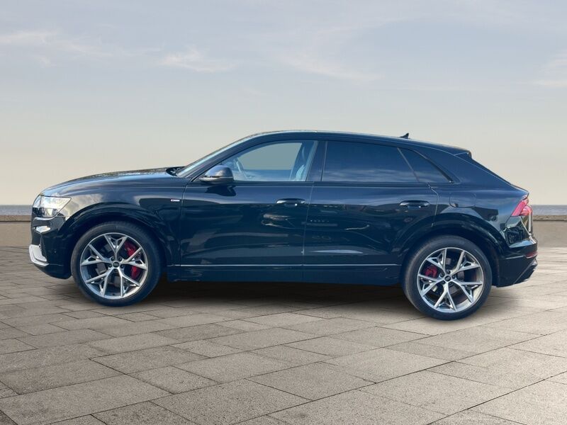 More views of Audi Q8