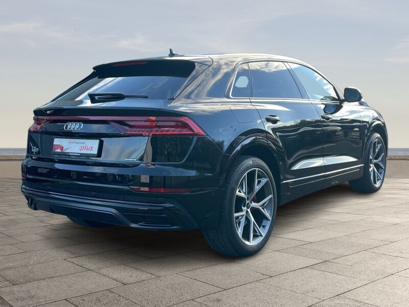 More views of Audi Q8